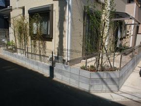 �y�{�H��S�̗̂l�q�z�O�ǂ̃u���b�N������₵�A�������A�b�v�������܂����B