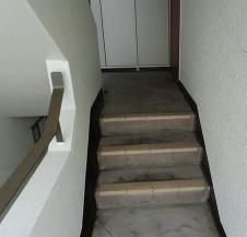 �y�{�H�O�z�{�H�O�̗l�q�ł��B����₷���K�i�ŁA�J�̓��ɂ͓��Ɋ댯�ł����B