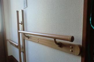 �y�{�H��z���֕t�߂Ɏ��t�����肷��̗l�q�ł��B���Ⴊ�񂾏�Ԃł��������般���肷��ŁA�����オ��̂��y�ɂȂ�܂����B