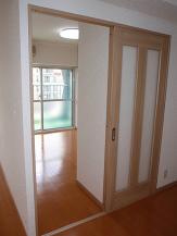 【施工後】バリアフリーに対応しました。開口部は幅広で車椅子でも移動できるようにいたしました。